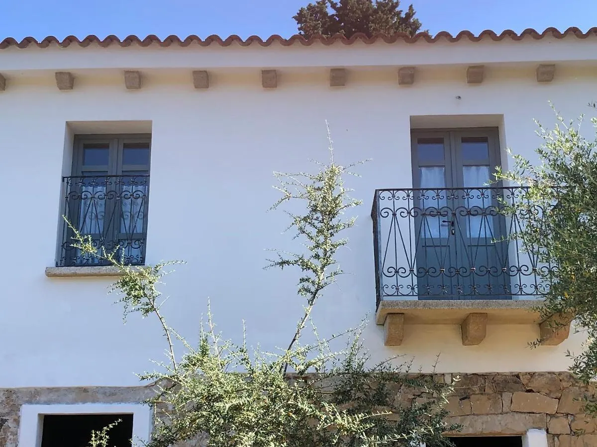 Vakantieboerderij Agriturismo La Casa Delle Fate Loiri Porto San Paolo Italië